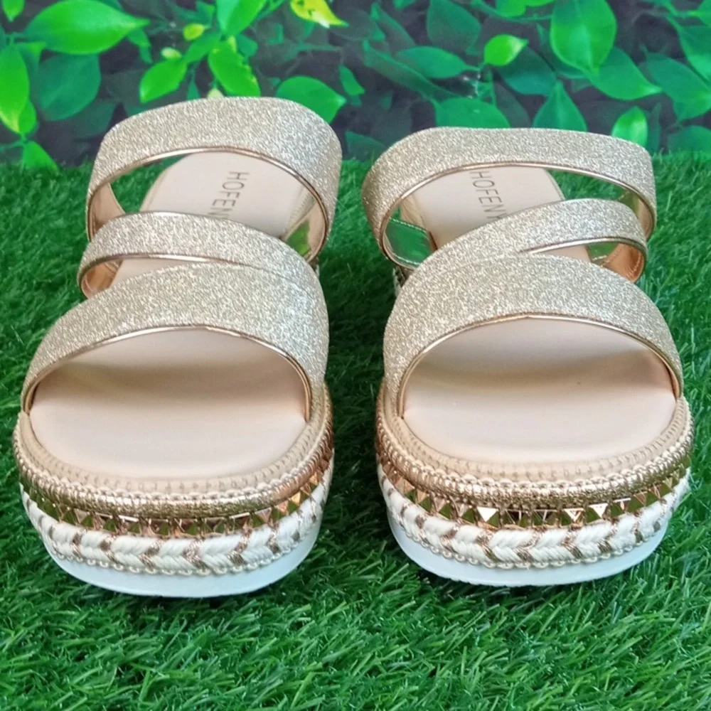 💩 Gold Glitter Women's Sandals - Picture 3 of 6